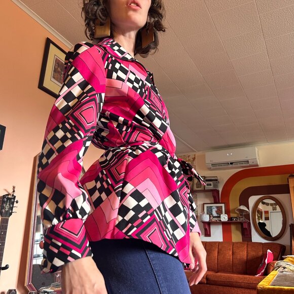 1970s DISCO handmade geometric print hot pink and black zip up belted blazer! - Picture 6 of 14